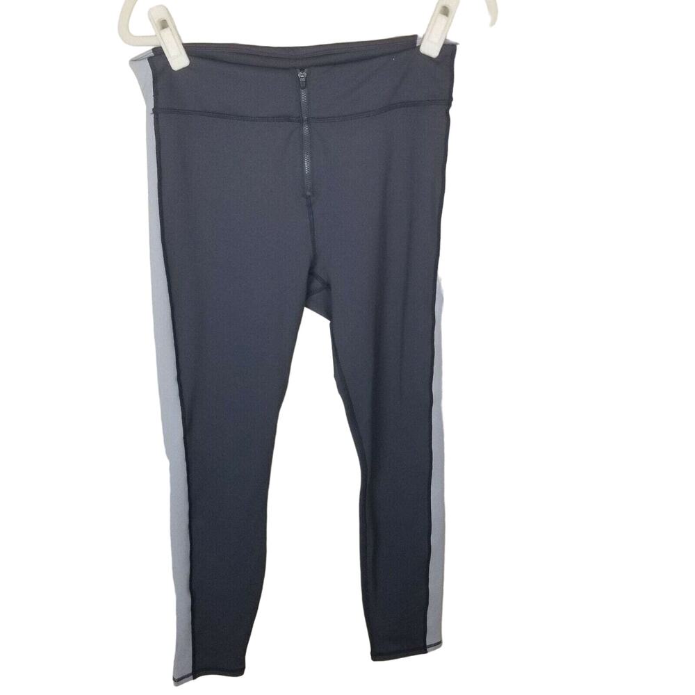 Fabletics Womens Cropped Leggings Size L Yoga Gym Dance Sporty Workout Wicking